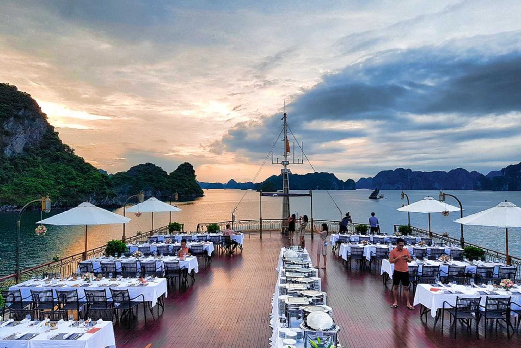 Không gian mở thoáng đãng tại nhà hàng Hermes