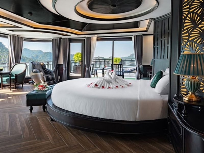 President Suite có ban công riêng và sân tắm nắng riêng biệt