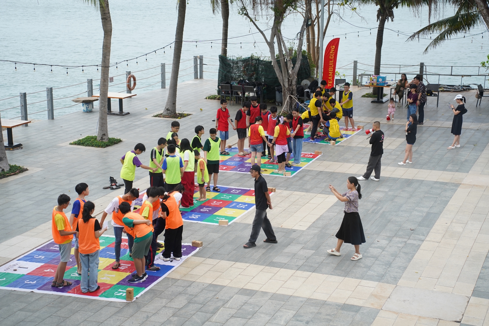 Nhiều hoạt động giải trí và team building sôi nổi