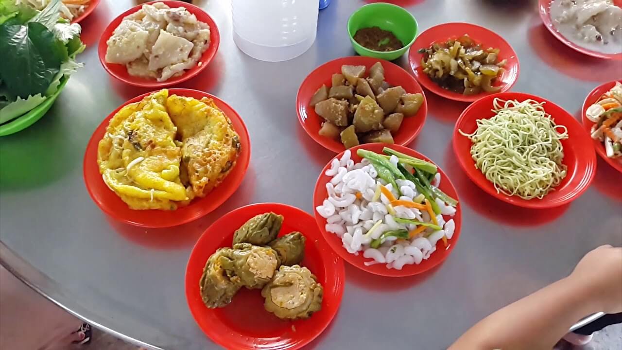 Chùa Bánh Xèo Vũng Tàu - Thưởng thức bánh xèo chay hấp dẫn