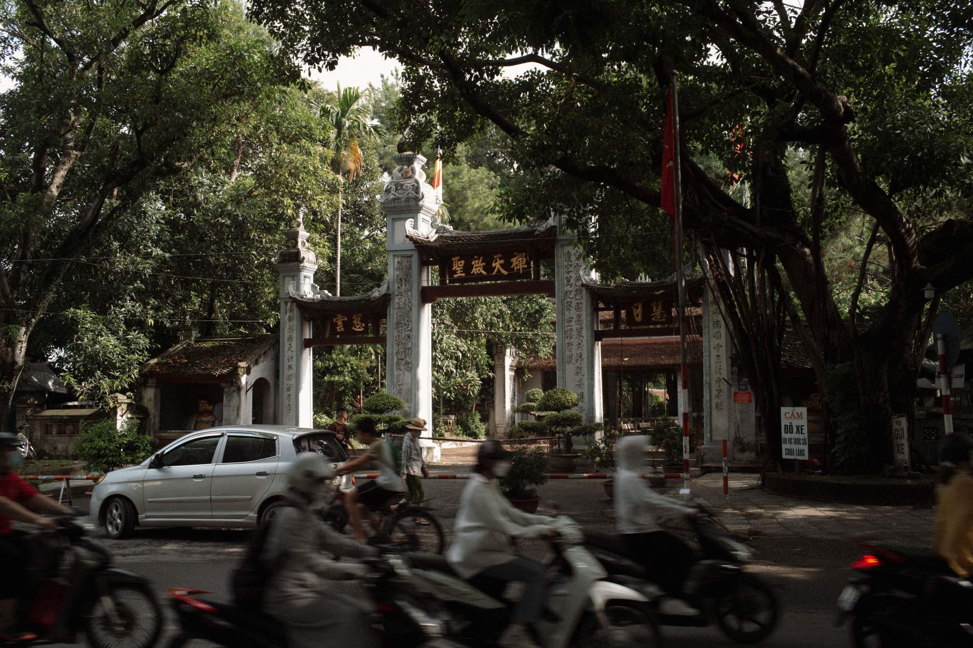 Chùa Láng- Điểm đến của các phật tử