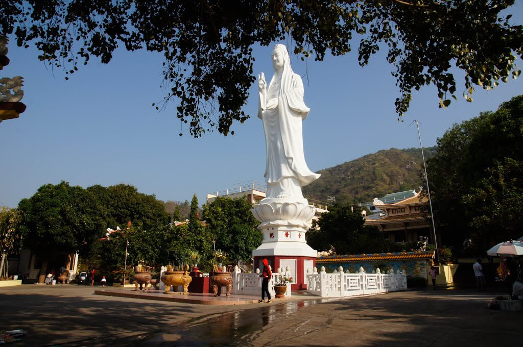 Bức tượng nổi tiếng ở chùa Quan Âm Vũng Tàu