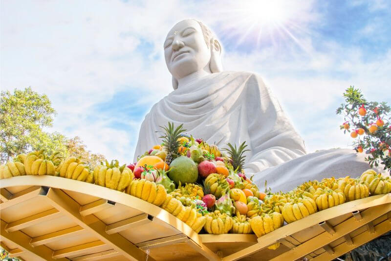 Bức tượng Phật to lớn ở chùa