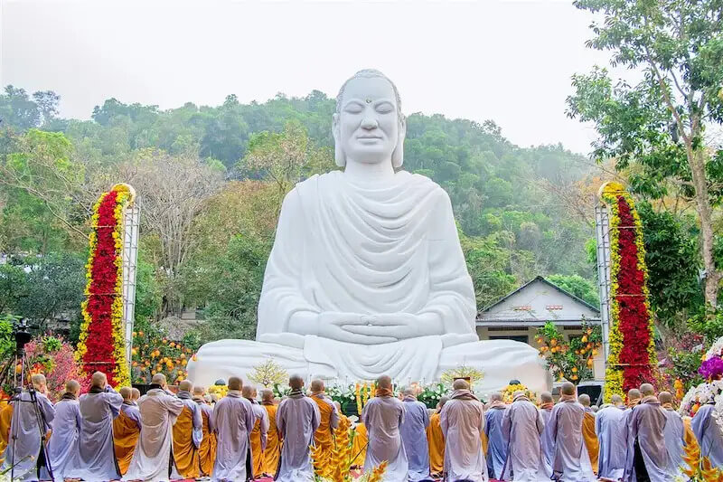 Nơi chữa lành tâm hồn du khách - Chùa Thiên Tôn Phật Quang