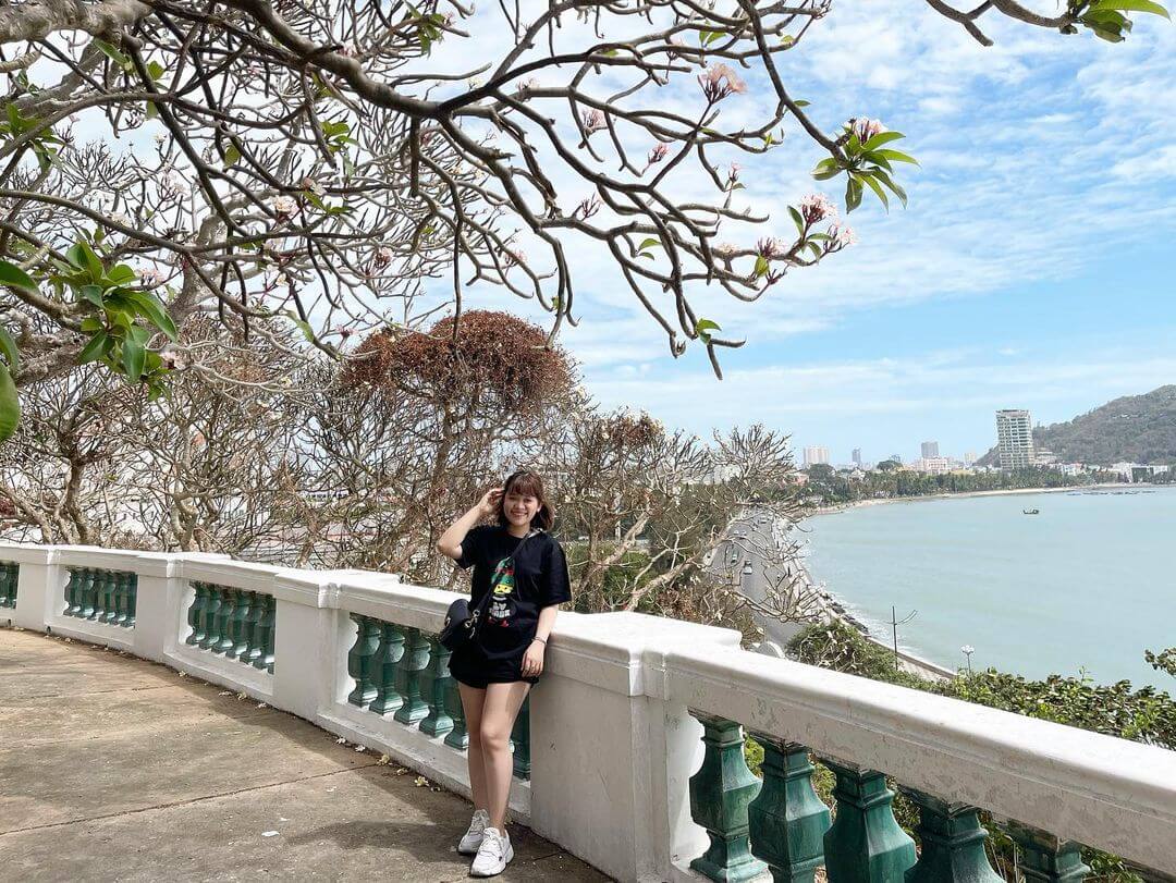 Dinh thự cổ xưa, cảnh sắc nên thơ