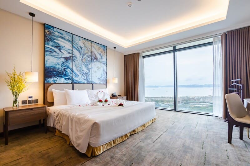Hạng phòng Deluxe King với view biển