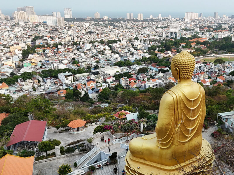 Ngắm nhìn phố biển Vũng Tàu từ vị trí tượng Phật Thiền viện Chơn Không