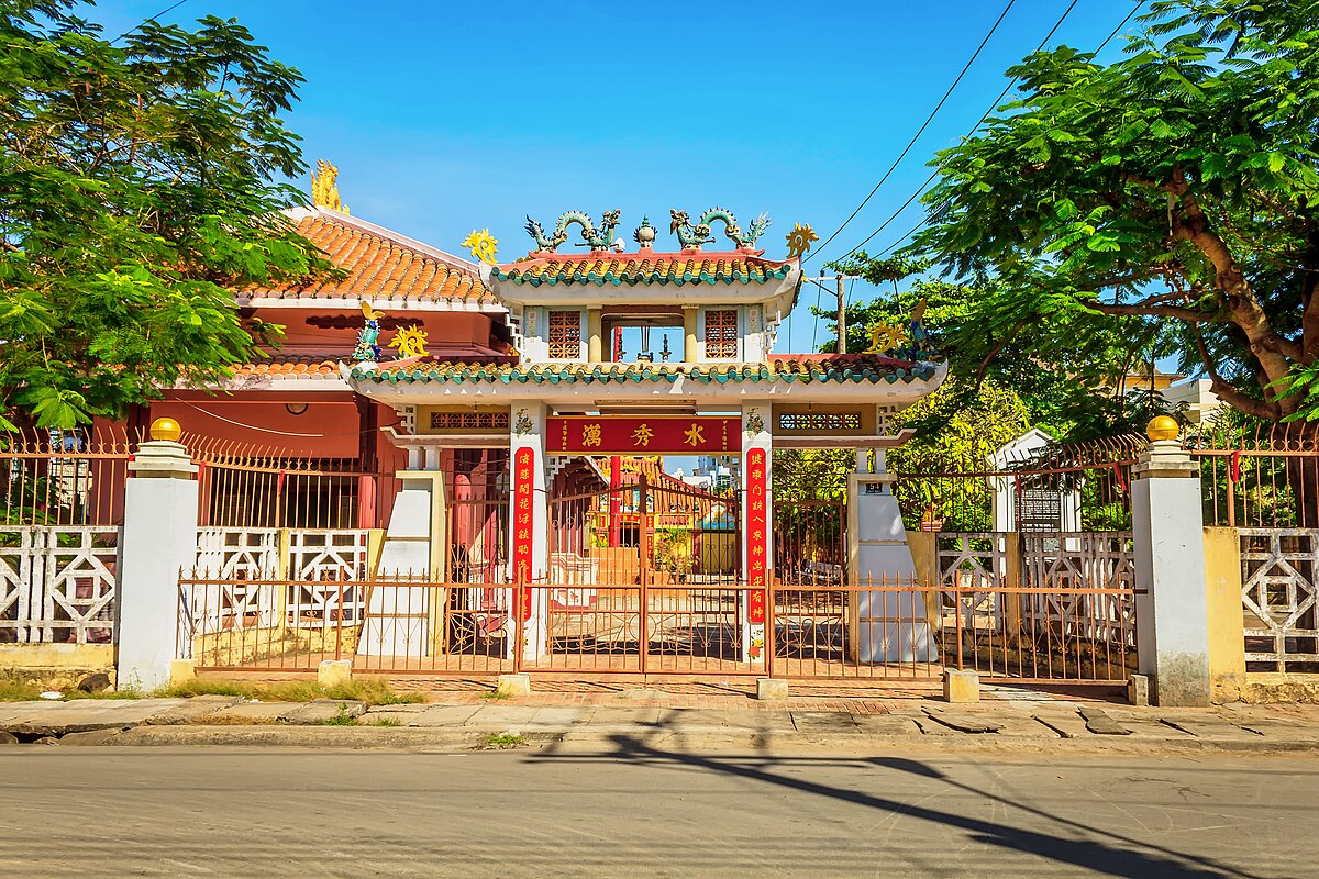 Dinh Vạn Thủy Tú nằm ngay trung tâm thành phố Phan Thiết