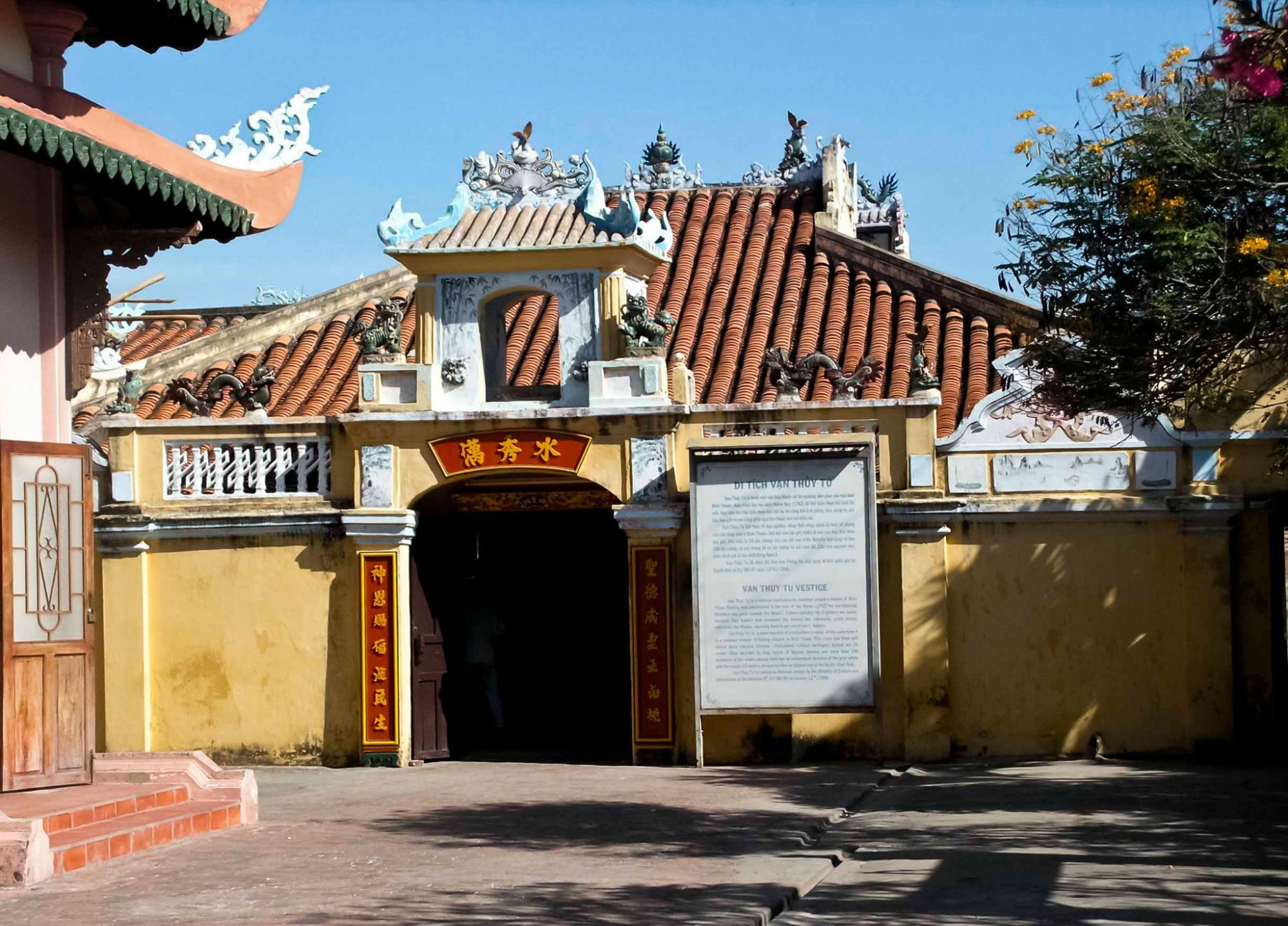Dinh Vạn Thủy Tú với kiến trúc truyền thống thời xưa