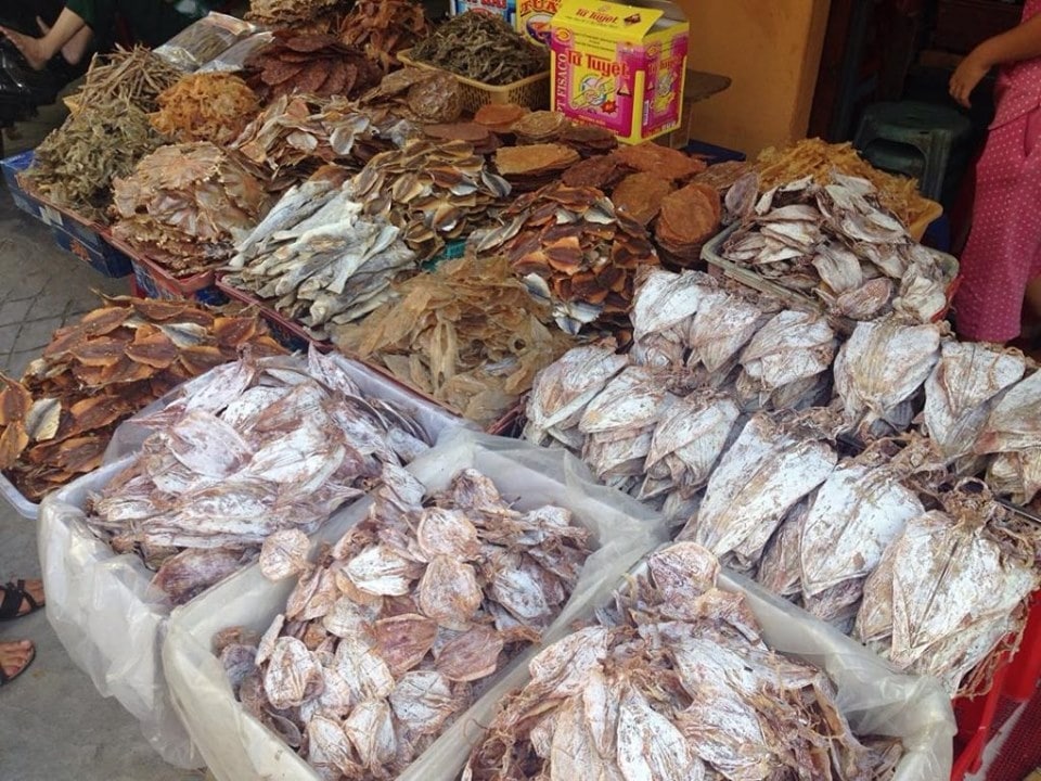 Phan Thiết có nhiều hải sản khô làm quà
