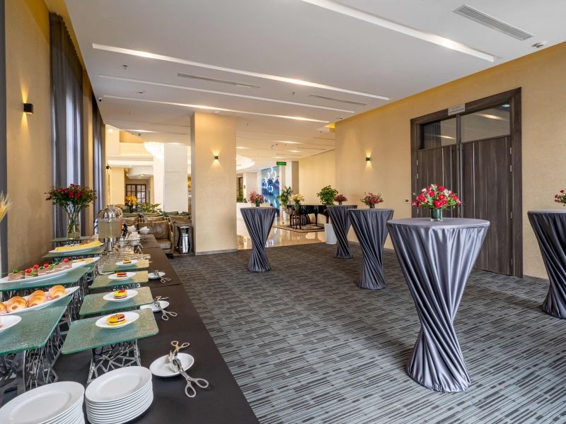 Trải nghiệm buffet ẩm thực với đa dạng các món ở nhiều quốc gia