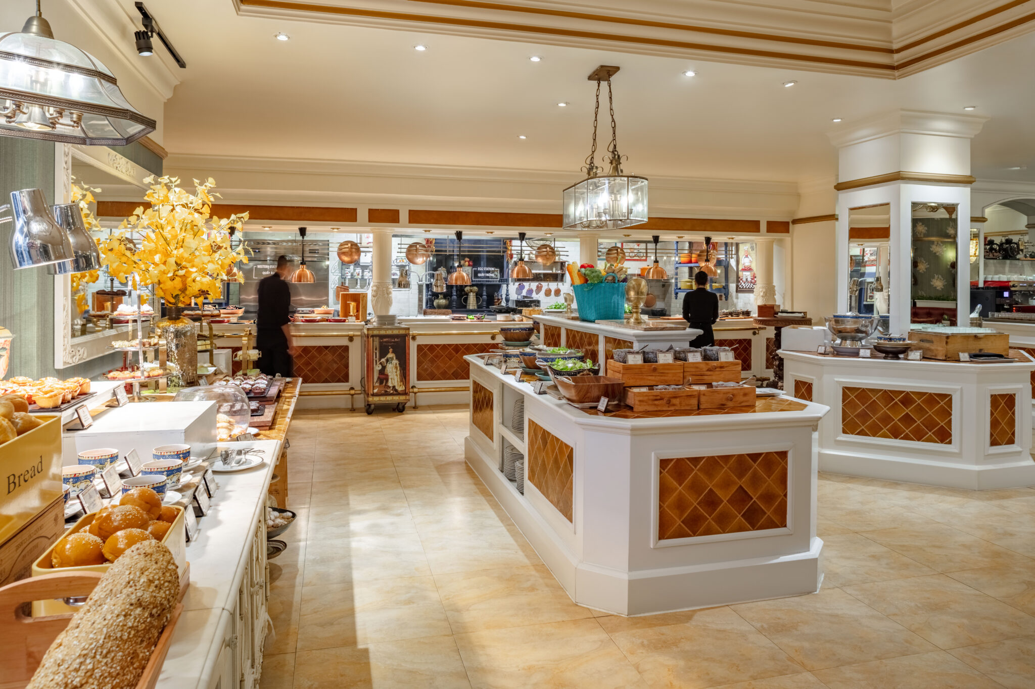 Nhà hàng phục vụ buffet với đa dạng các món ăn