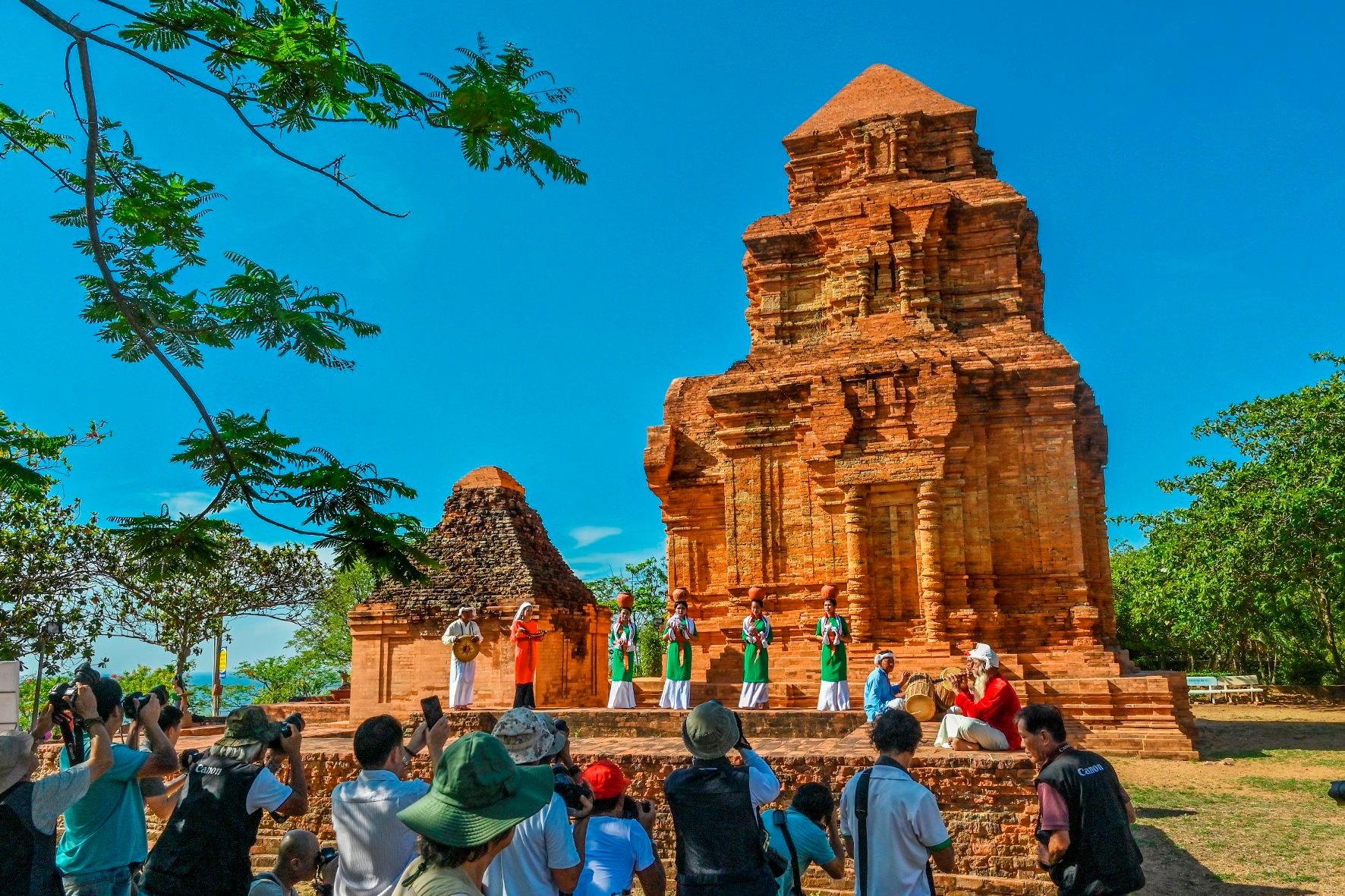 Tháp Poshanư công trình độc đáo của người Chăm xưa tại Phan Thiết