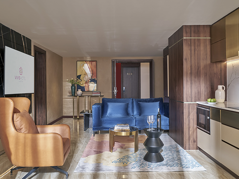 Căn phòng khách của Regal Suite mang đầy sự quý phái