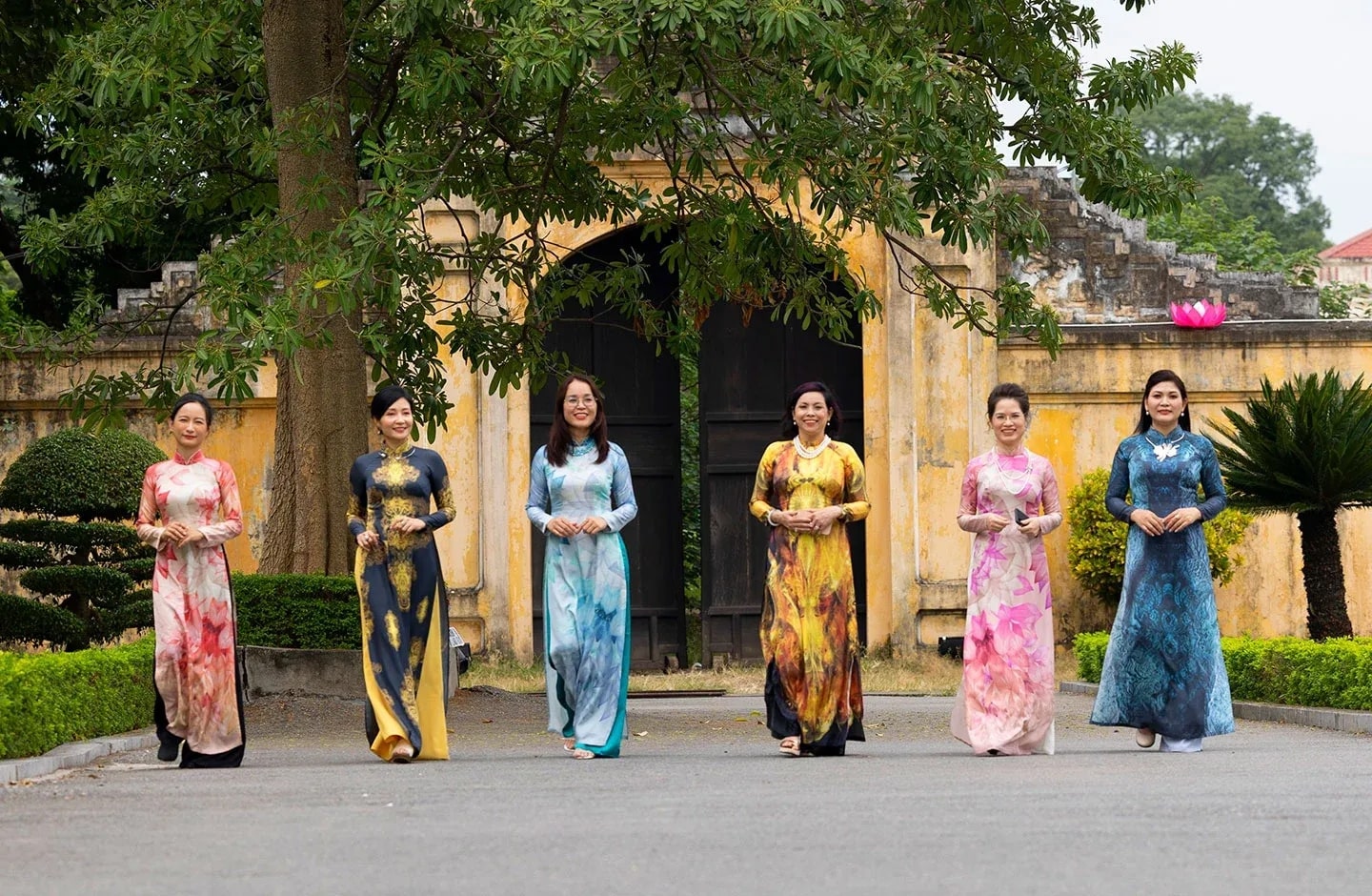 Trang phục lịch sự đi chùa