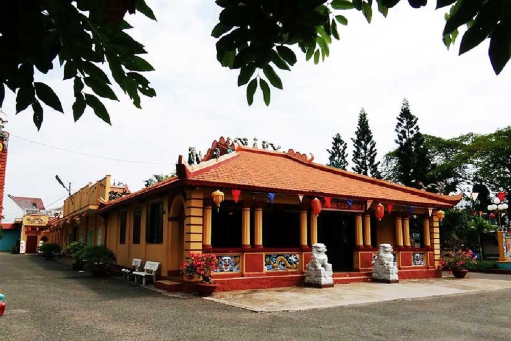 Đình Trần Thắng Tam