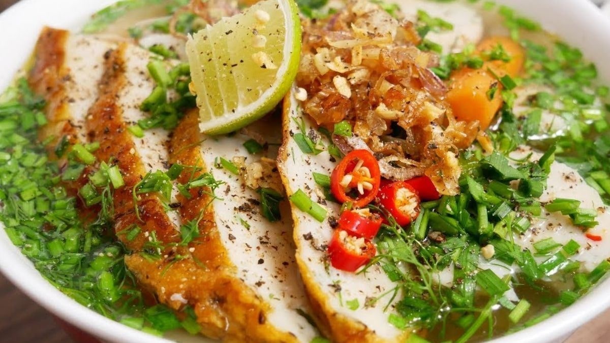 Bánh canh chả cá - Vị ngon độc đáo tại đảo Ngọc
