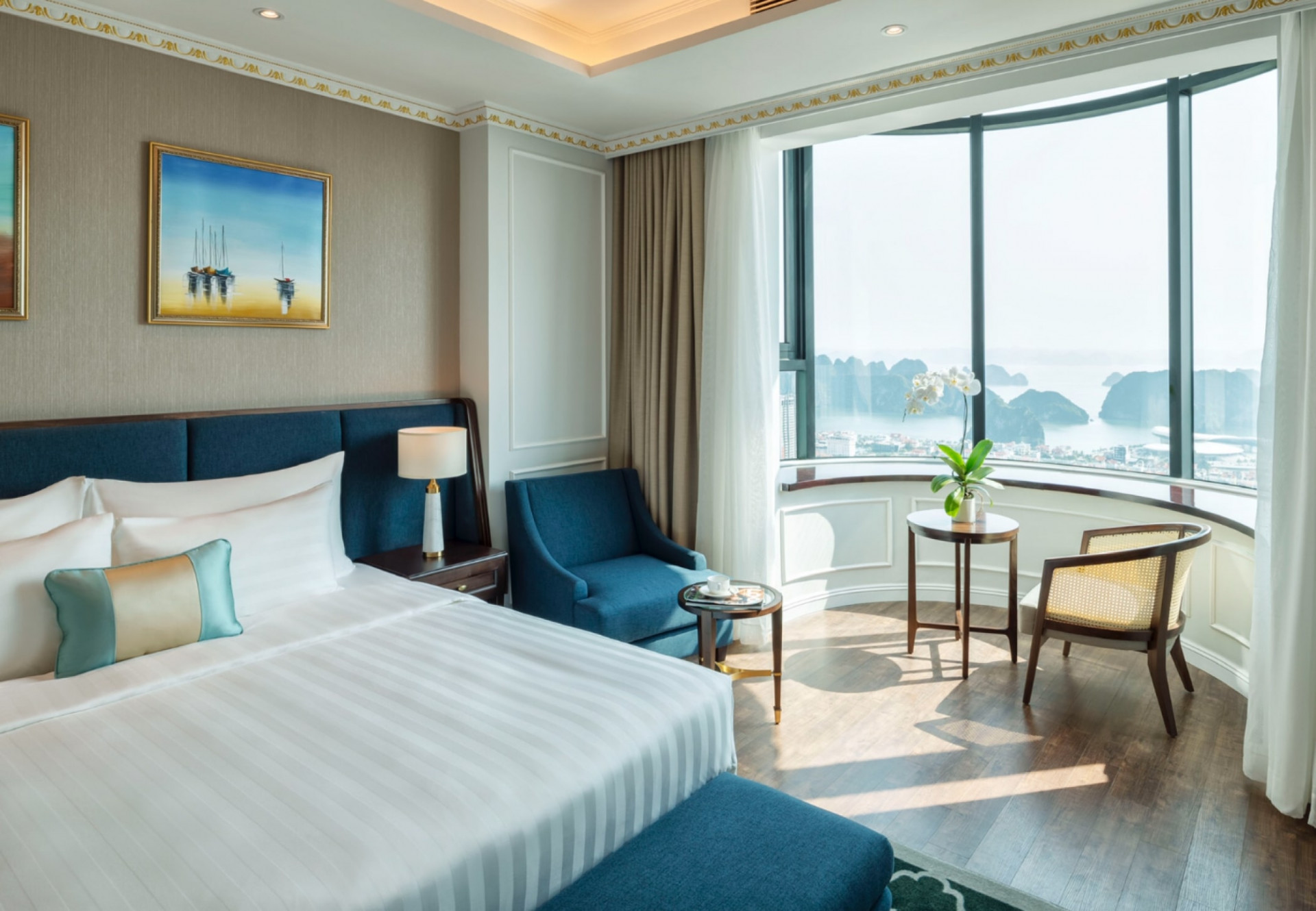 Phòng Deluxe hướng vịnh Hạ Long