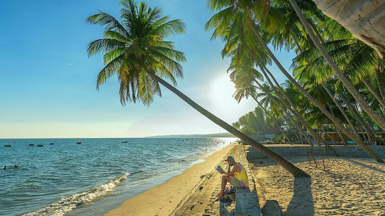 Chill chill trước cảnh biển Hòn Rơm Mũi Né