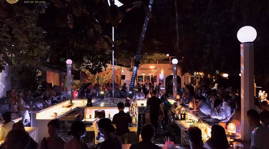 Quầy bar chuyên nghiệp tại Dragon Beach