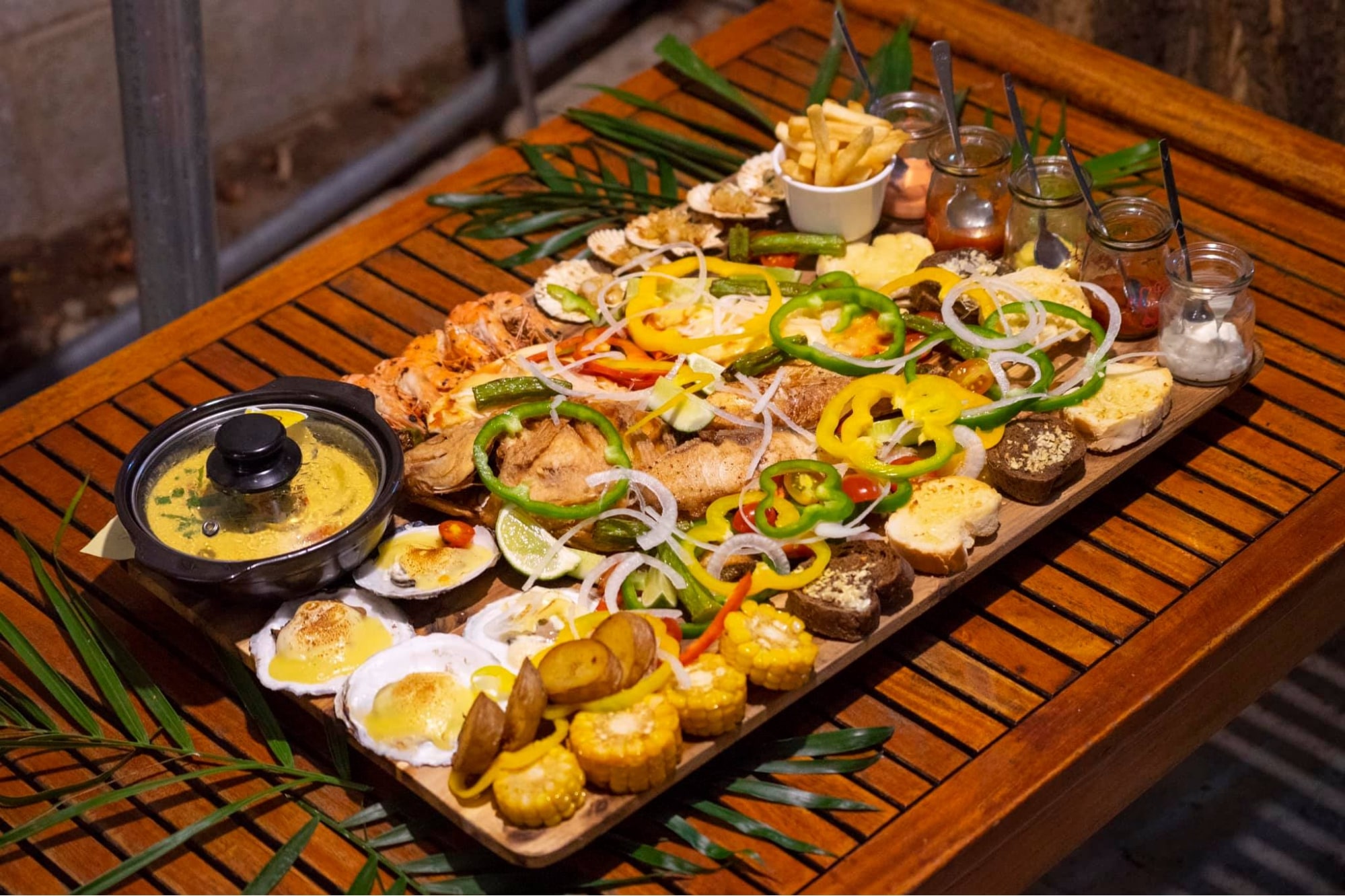 Deja Vu cung cấp menu hấp dẫn, giá tốt