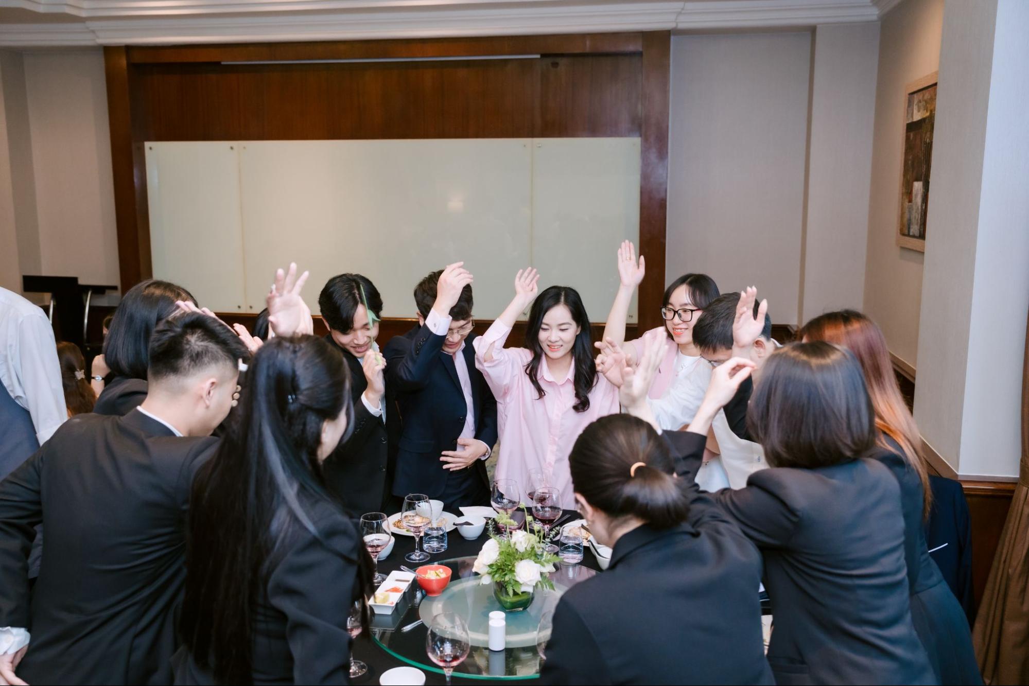 Lala Team giao lưu tại tiệc tối sự kiện