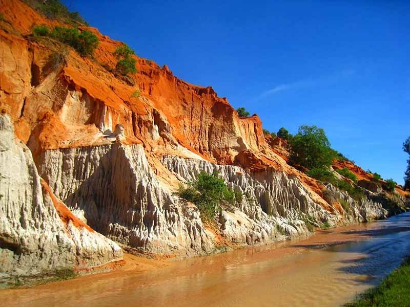 Suối Tiên – Dòng suối đỏ giữa lòng thiên nhiên