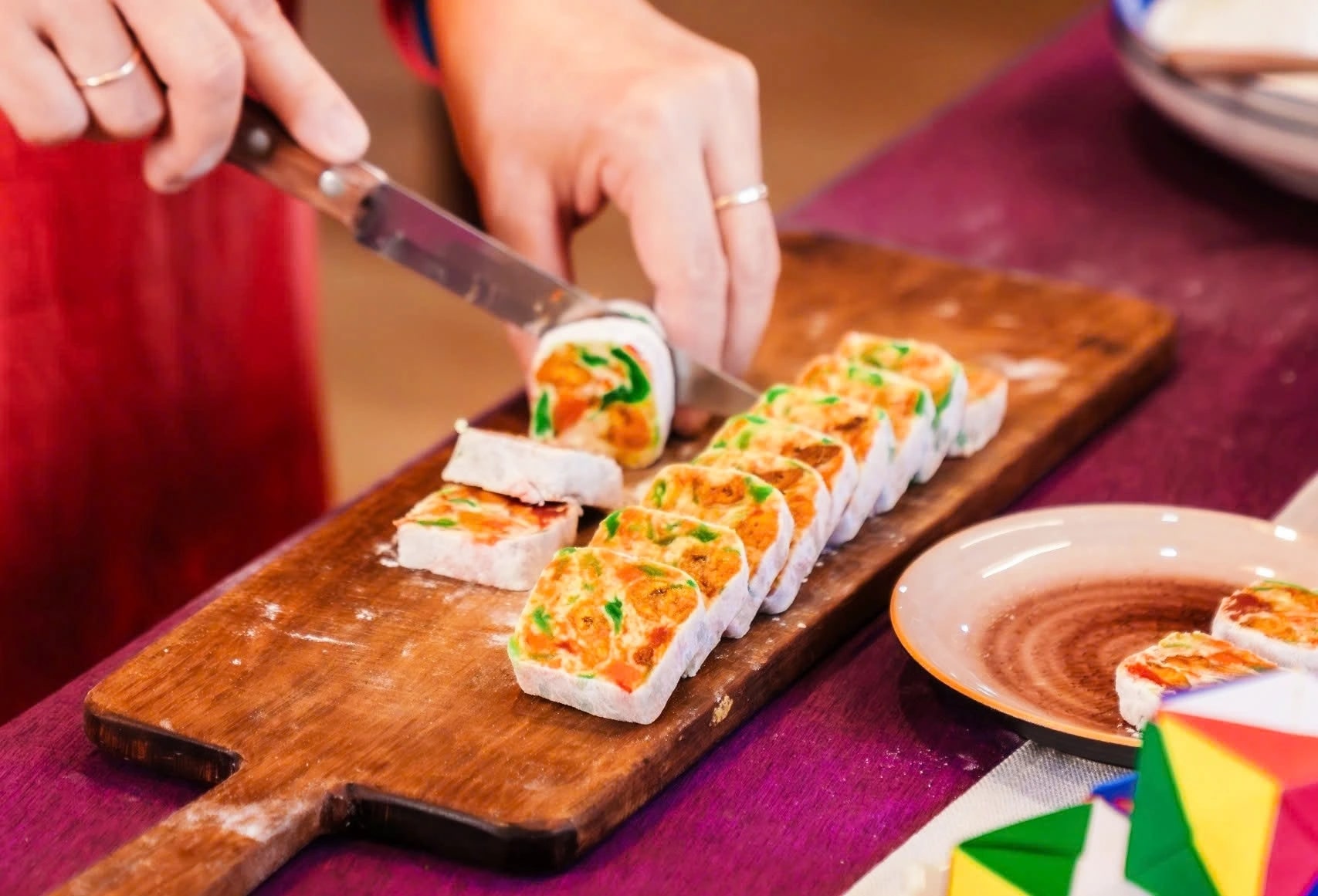 Bánh bó được bán dao động từ 30.000 đồng - 60.000 đồng