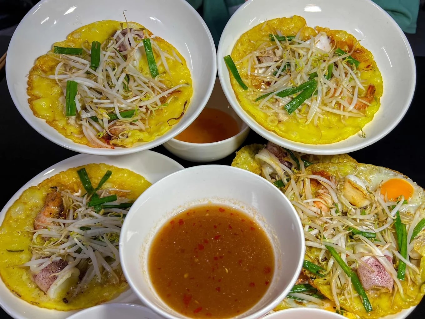 Dừng chân tại 31 Ngô Đức Kế trải nghiệm bánh xèo mực ngon nhức nách