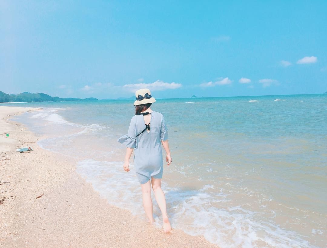 Dạo biển Lệ Thuỷ với làn nước trong veo