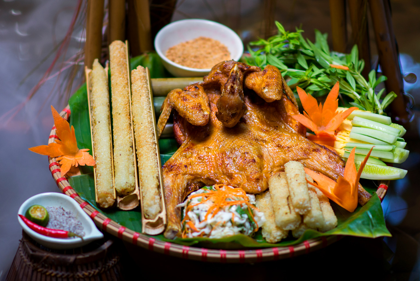 Món cơm lam và gà nướng đặc sản của người Ê Đê