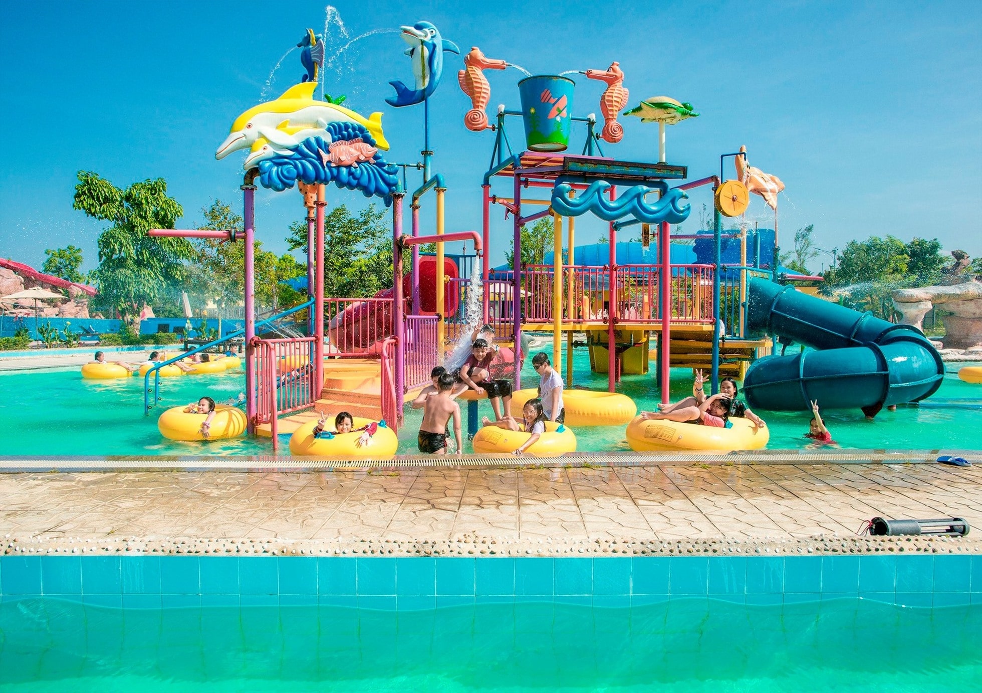 Công viên nước sắc màu hấp dẫn