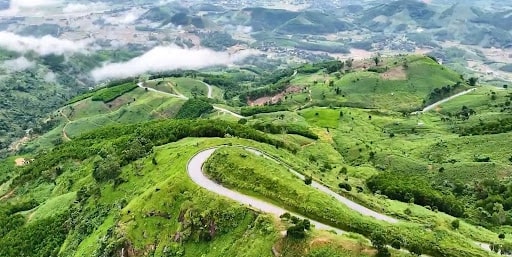 Ngắm nhìn đèo Vi Ô Lắc từ trên cao