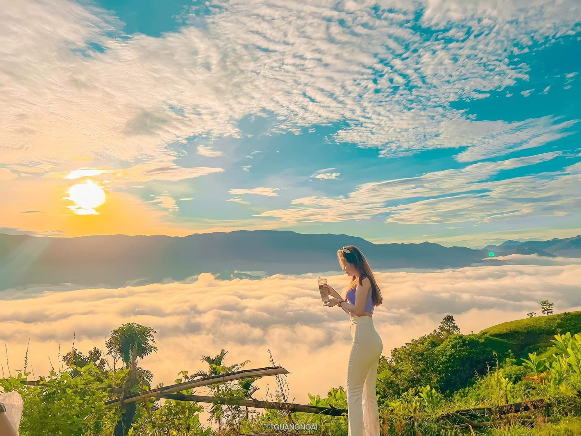 Check in vài bức ảnh để đời tại đèo cao 1300m