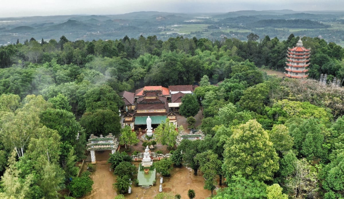 Quang cảnh bình yên của chùa Thiên Ấn Quảng Ngãi