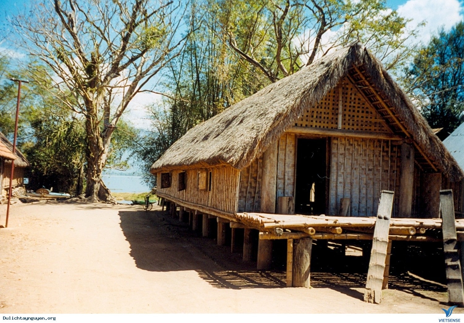 Buôn M’Liêng - “bảo tàng văn hóa sống” giữa đại ngàn