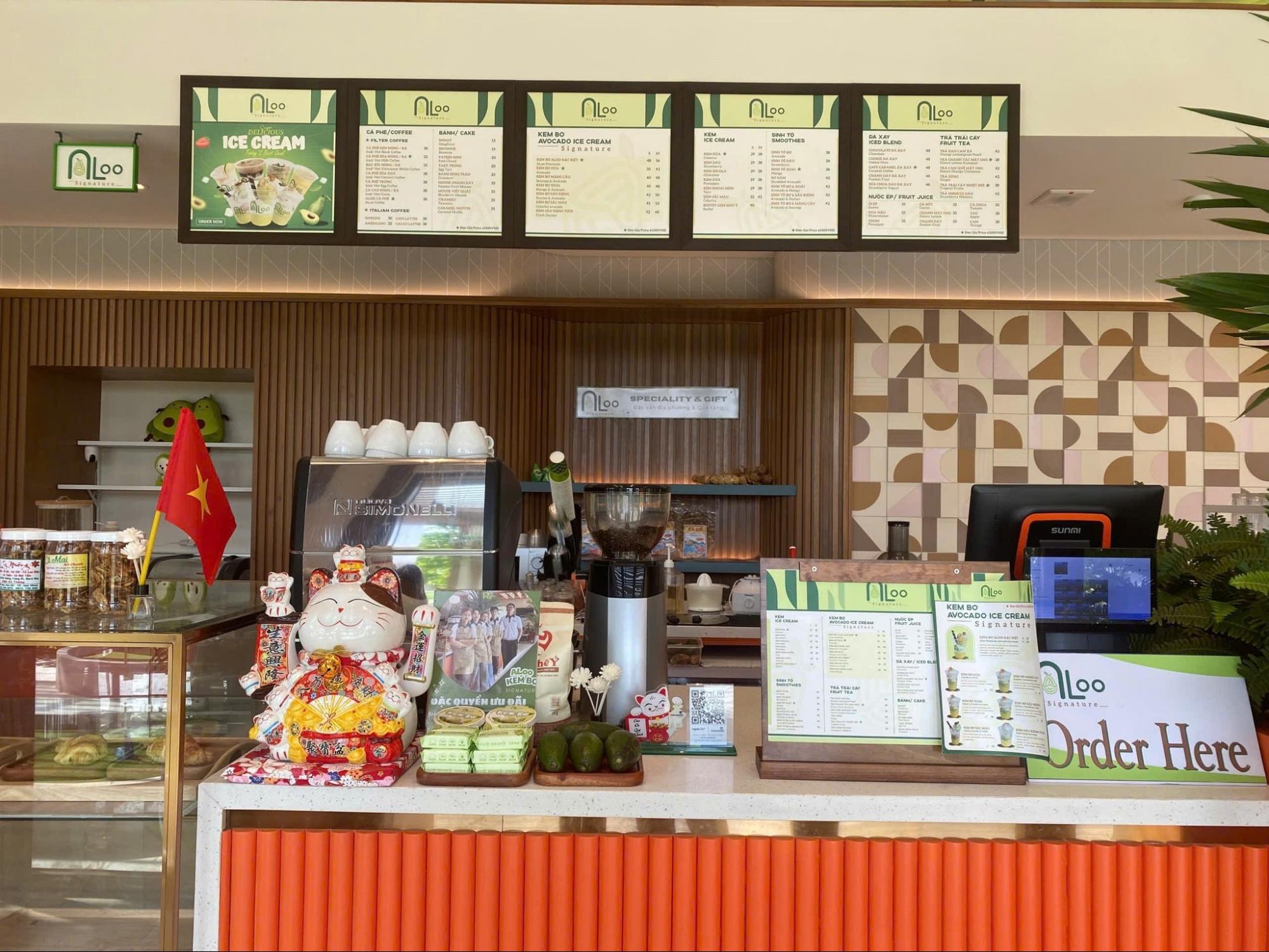 Không gian quán Kem Bơ Aloo với decor trẻ trung
