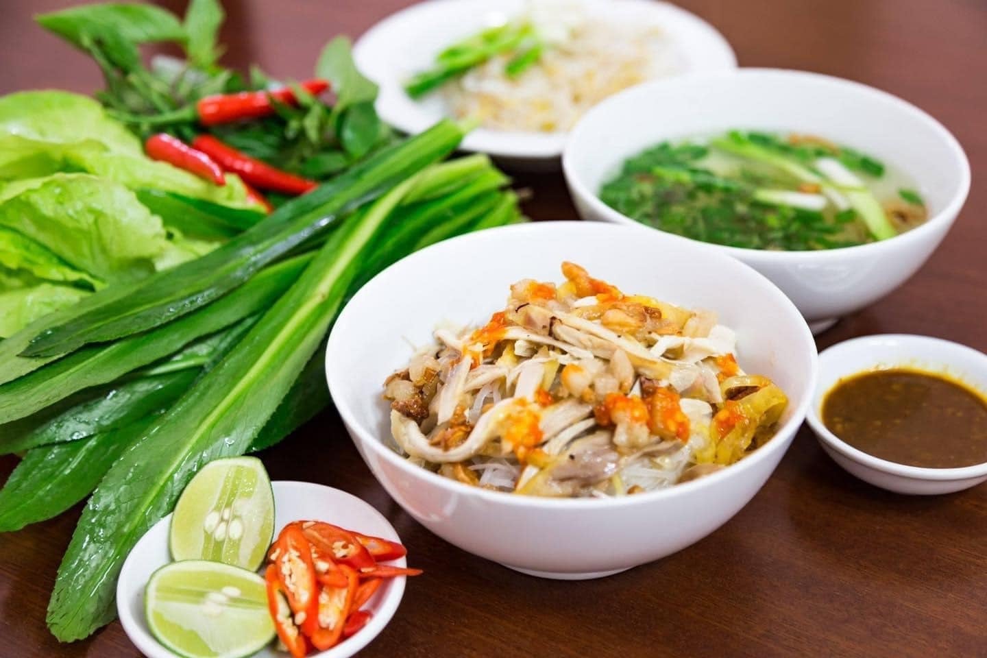 Vị ngon đậm đà, quyến rũ của phở khô ở quán Tàu Lý