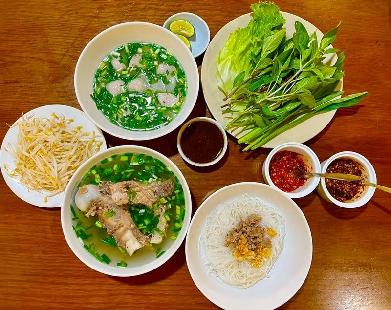 Tới quán Hùng Ròm ăn món phở khô chuẩn vị phố núi