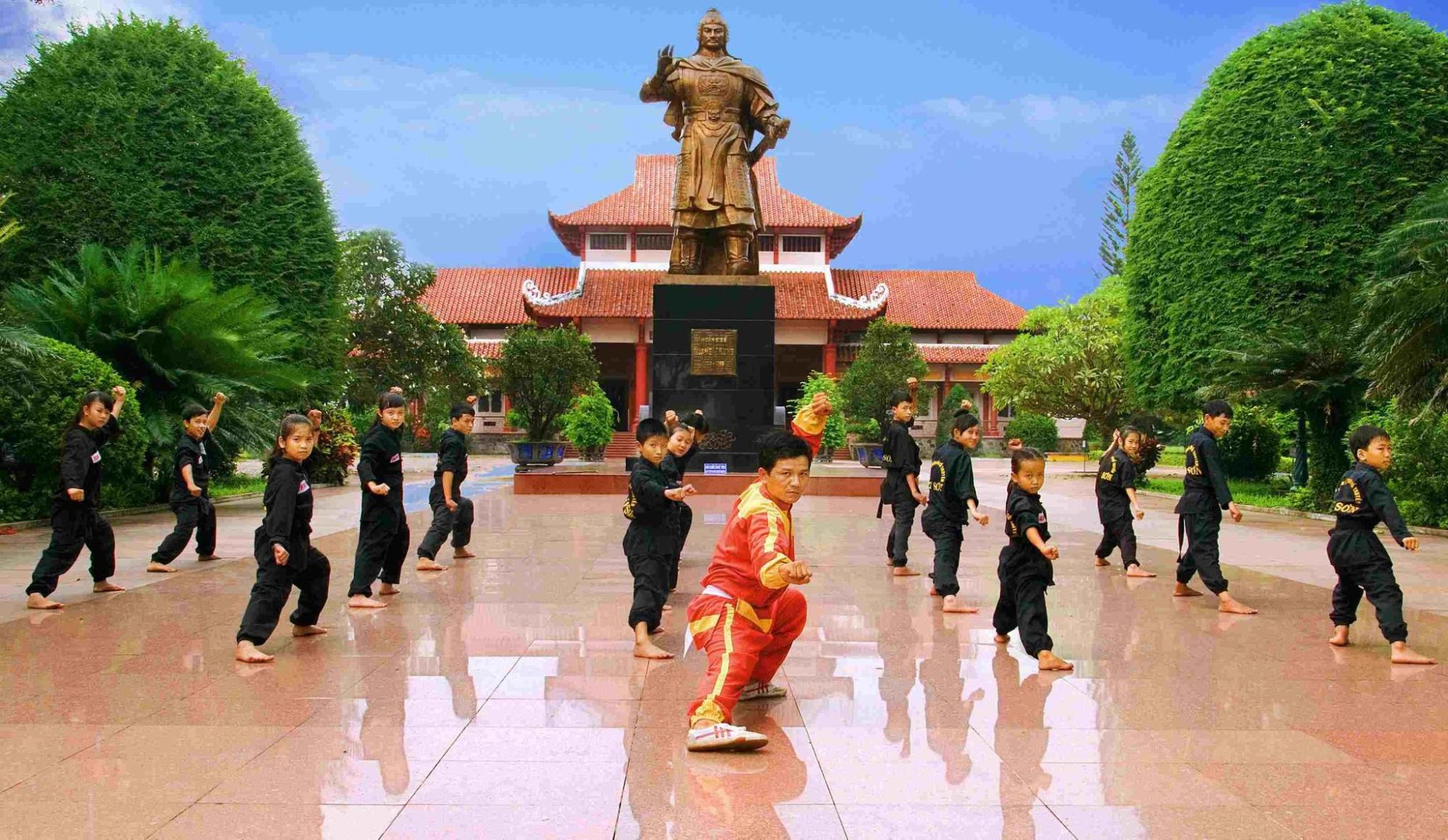 Ghé Bảo Tàng Quang Trung và xem biểu diễn võ cổ truyền Bình Định