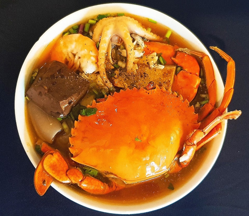 Hương vị khó cưỡng của món bánh canh cua ở quán Út Trinh