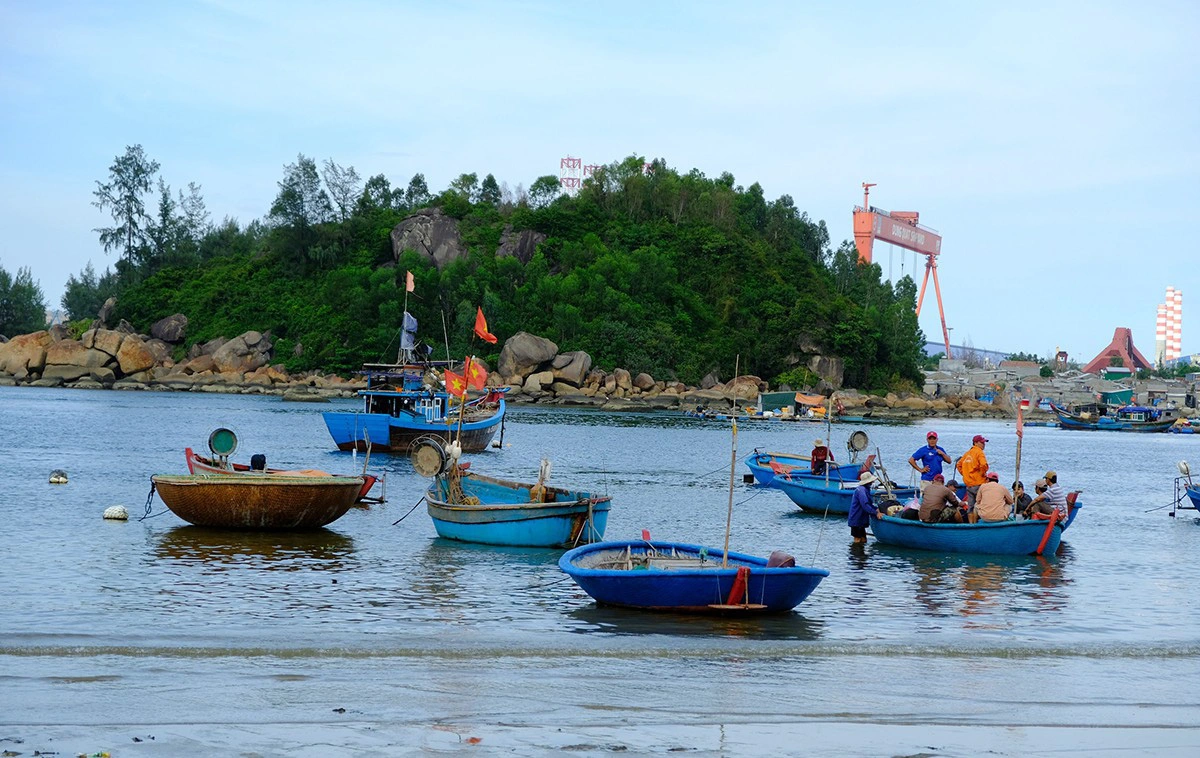 Tham quan làng chài ở bãi biển