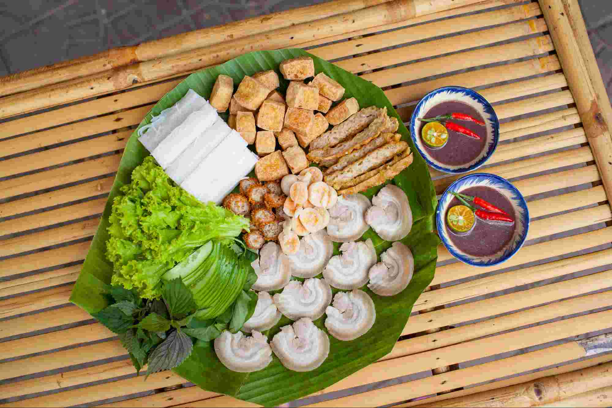 Bún đậu mắm tôm Nha Trang Lee siêu hút khách
