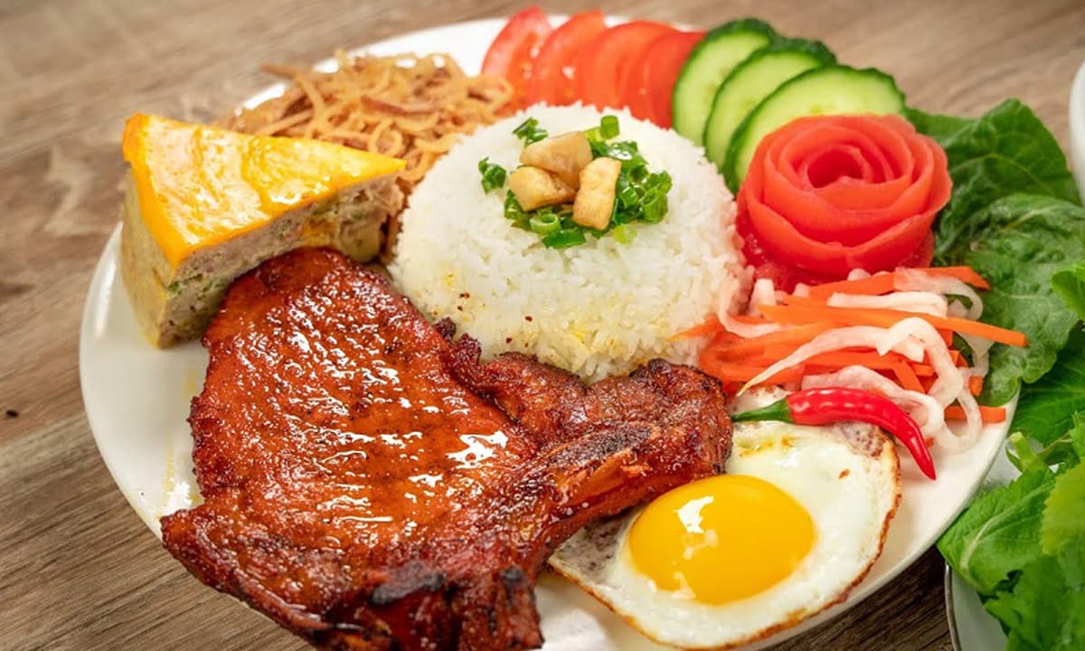 Cơm tấm Thằng Bờm mang hương vị đậm đà, chuẩn vị