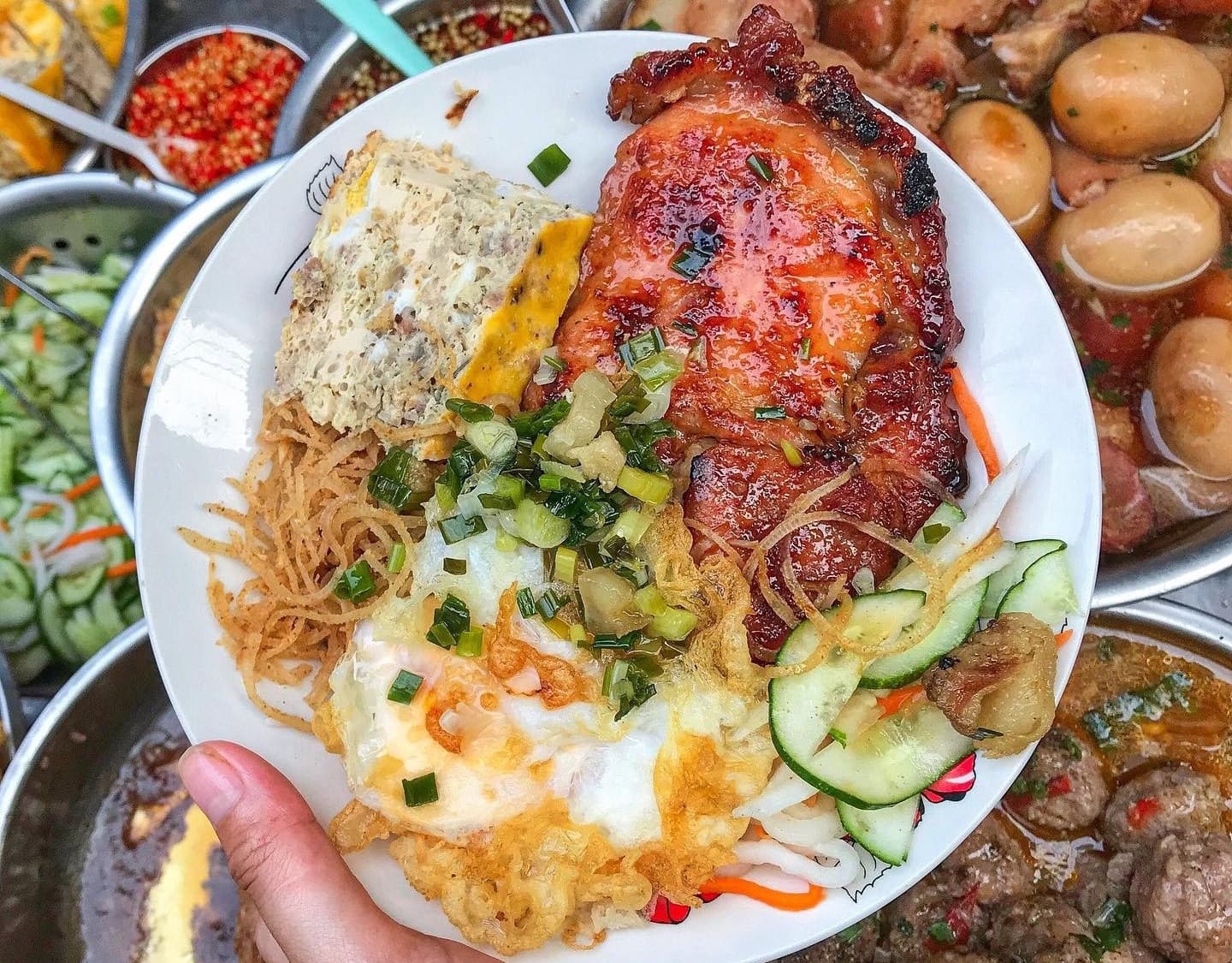 Quán chị Nguyệt phục vụ cơm tấm Hội An vừa ngon vừa rẻ