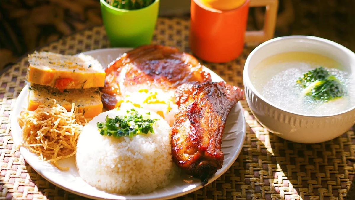 Quán Thịnh bán cơm tấm ngon mà giá cả cực mềm