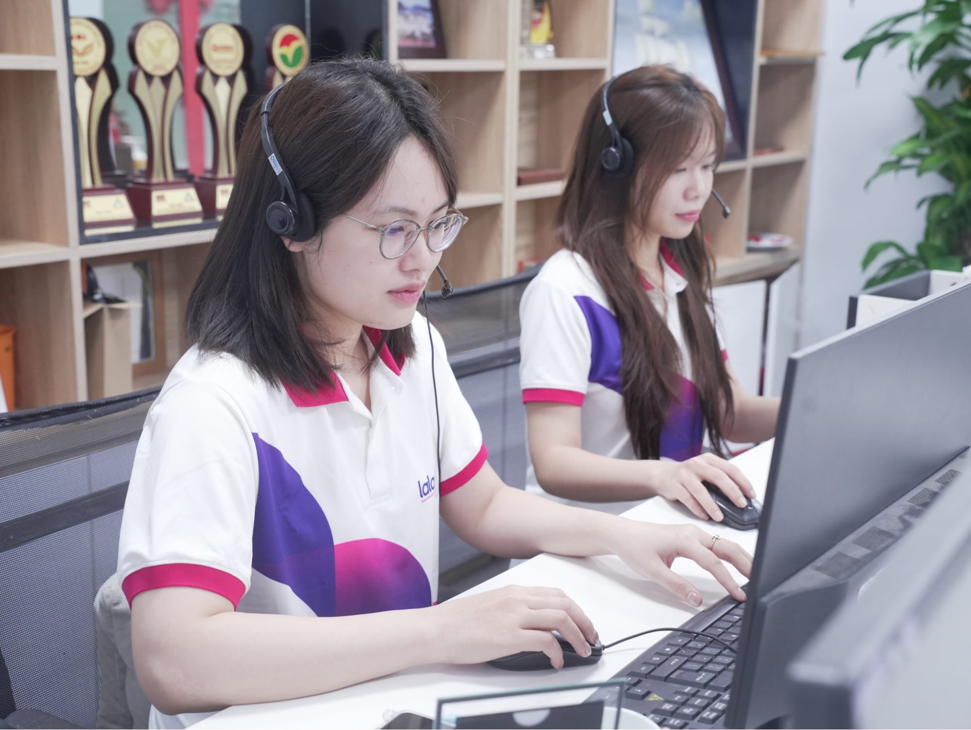 Lala Team tư vấn và chăm sóc khách hàng