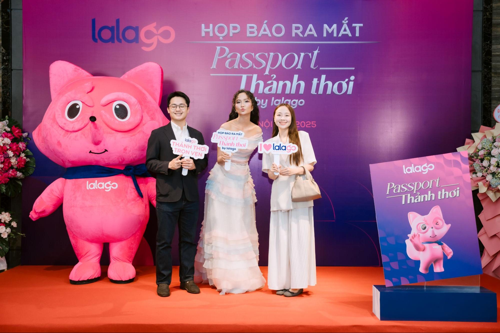 H’Hen Niê tại sự kiện ra mắt Lalago 2025, quảng bá Passport Thảnh Thơi, sản phẩm du lịch tích hợp của Lalago.