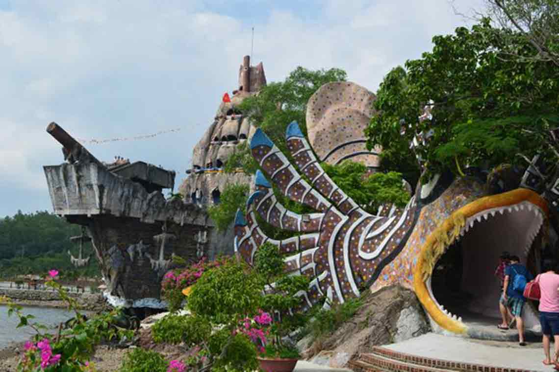 Khởi hành sớm không lo chen lấn khi tham quan