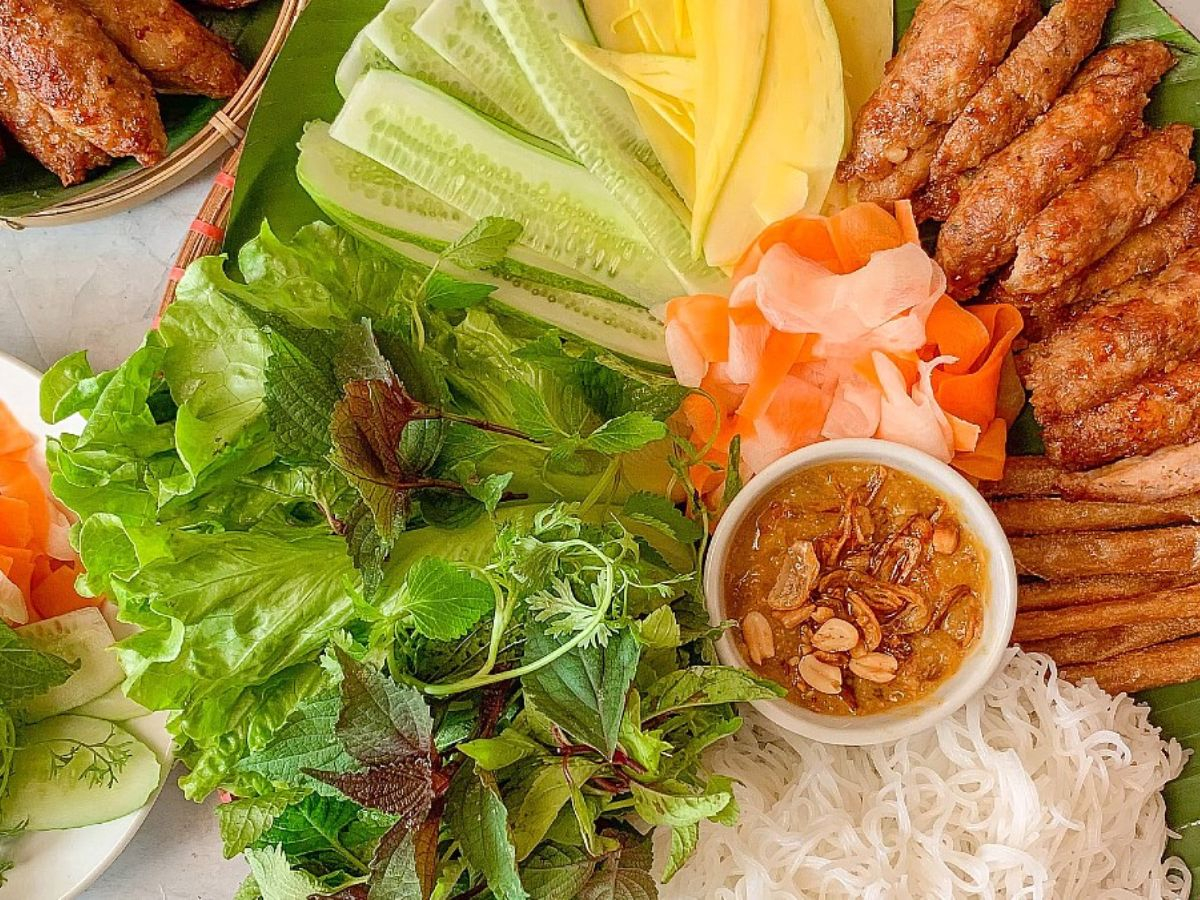 Nem nướng Ninh Hòa món ăn đáng thử trong combo Nha Trang 3 ngày 2 đêm
